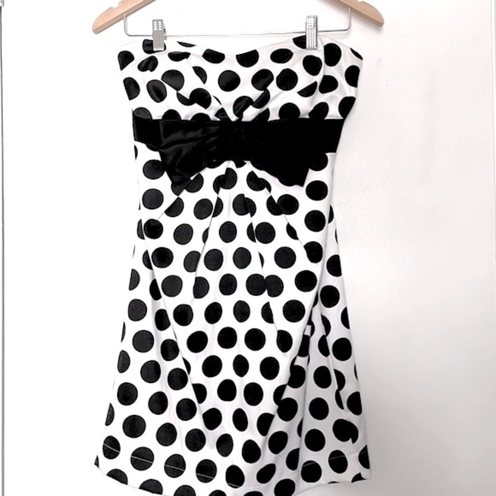 Polka Dot strapless Dress - Size Medium